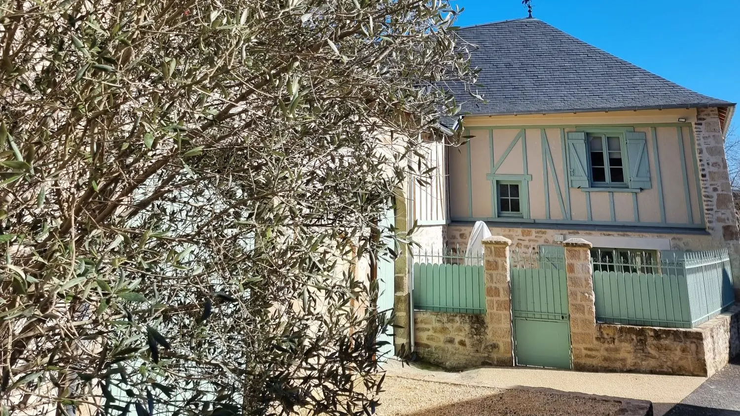 1 La Croisée extérieur (photo appel)