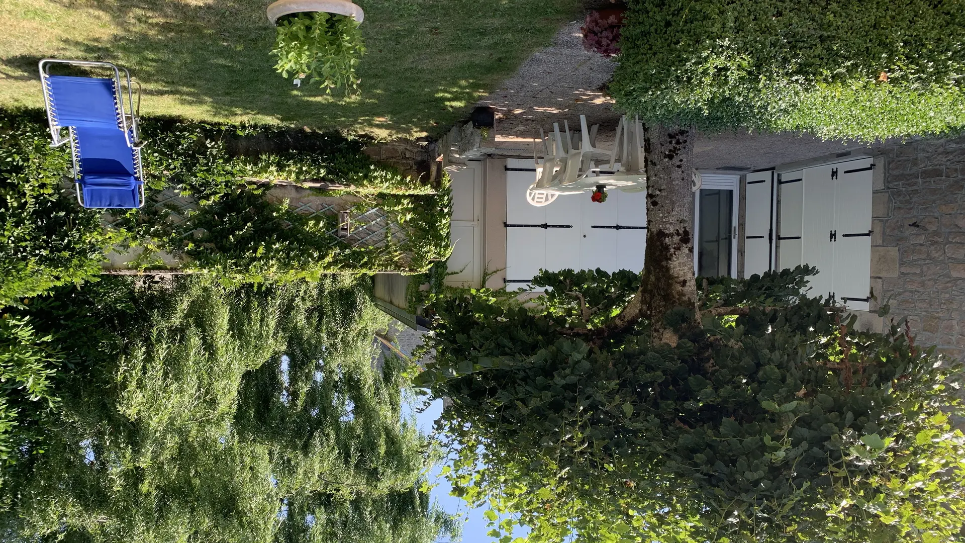 1. Photo d'appel - Entrée indépendante du logement en rez-de-jardin à l'arrière de la maison