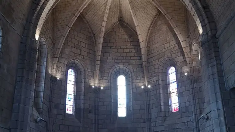 Collégiale fortifiée Saint-Germain