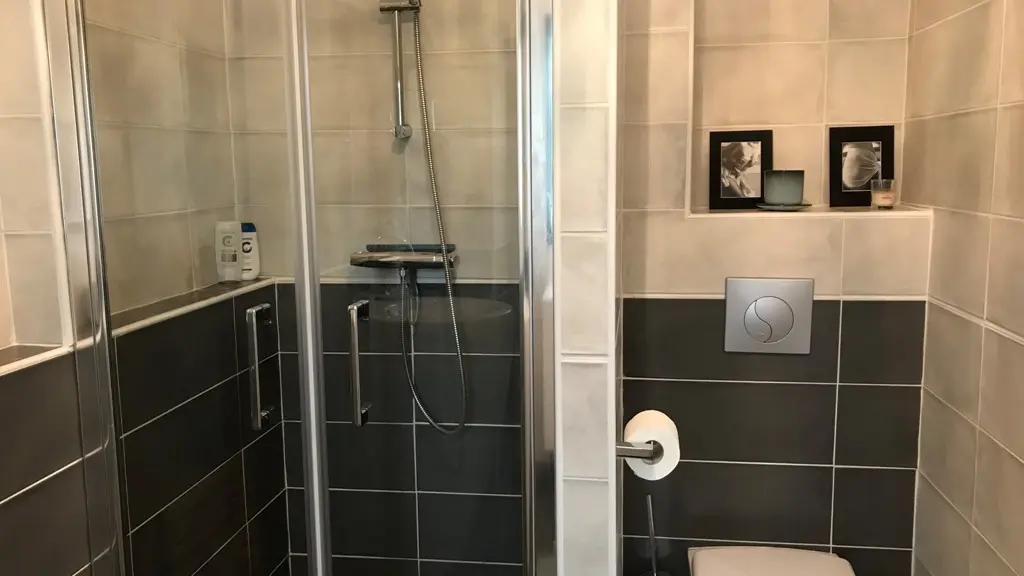 15. Douche italienne chambre 2 et wc
