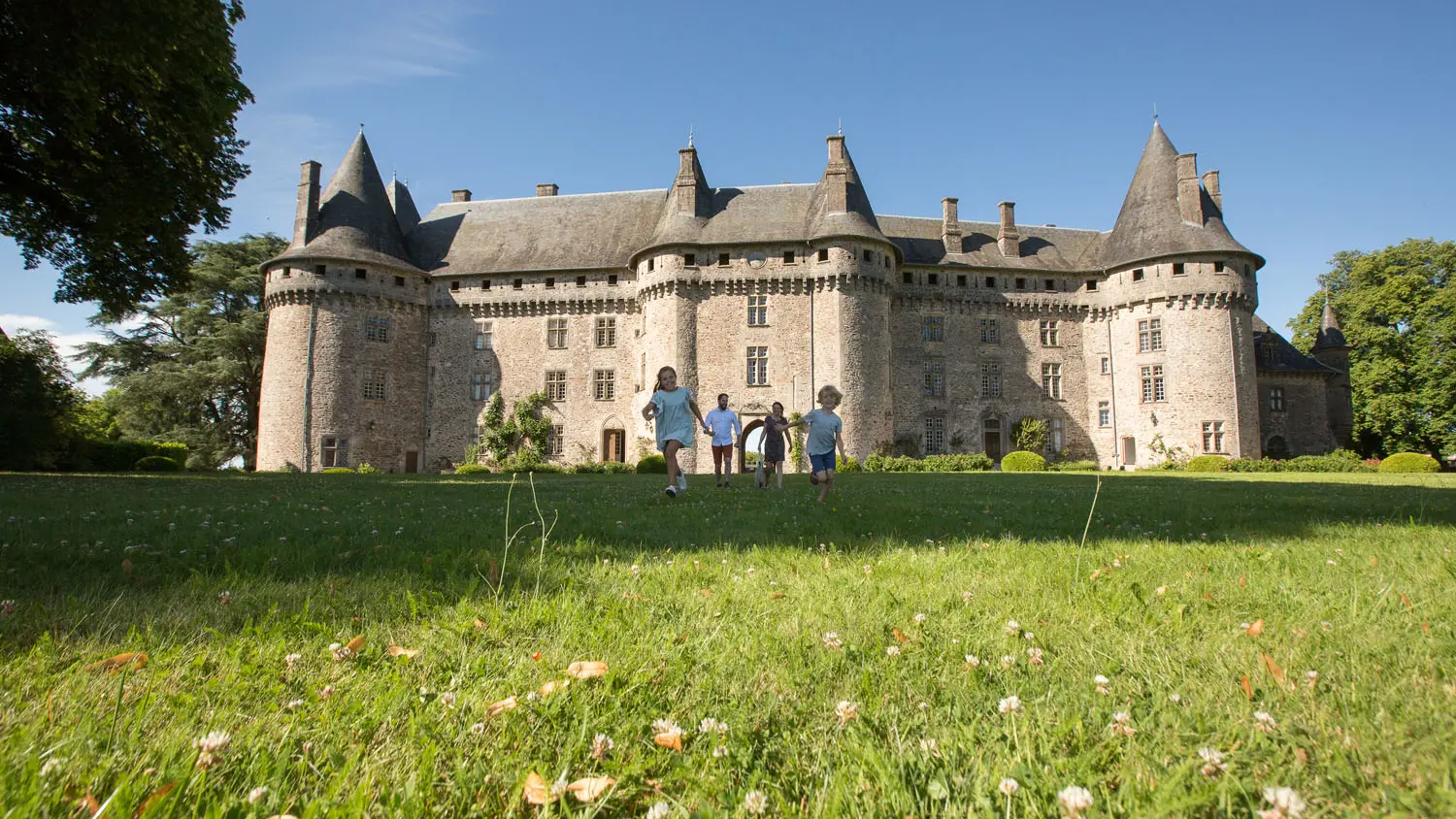 Château de Pompadour et Ecuries de l'Orangerie_2