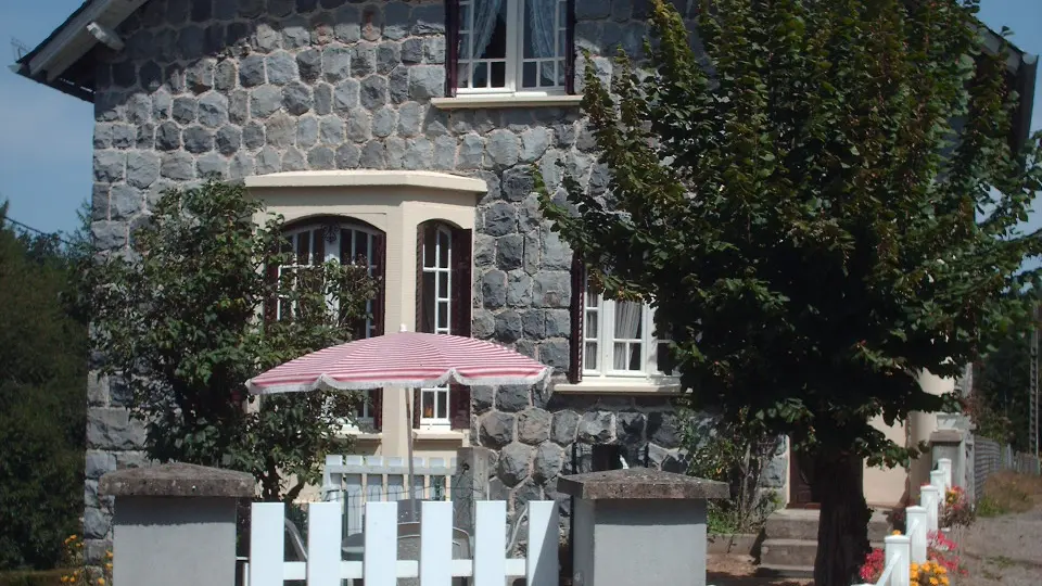 Meublé de Tourisme NADAUD-FEYT (Gîte du Lavoir)_1