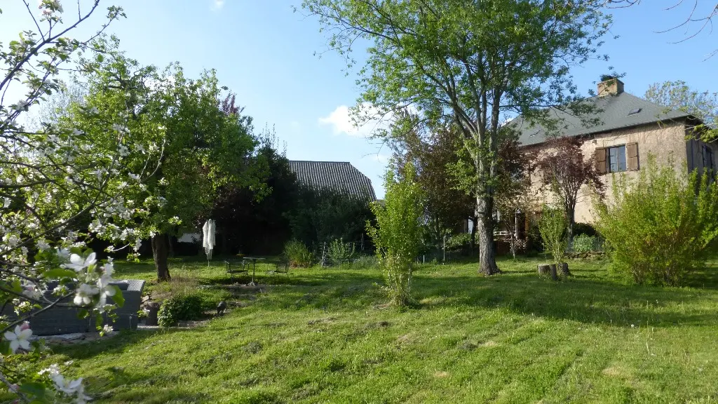 Gîte 12p Le Chazal jardin