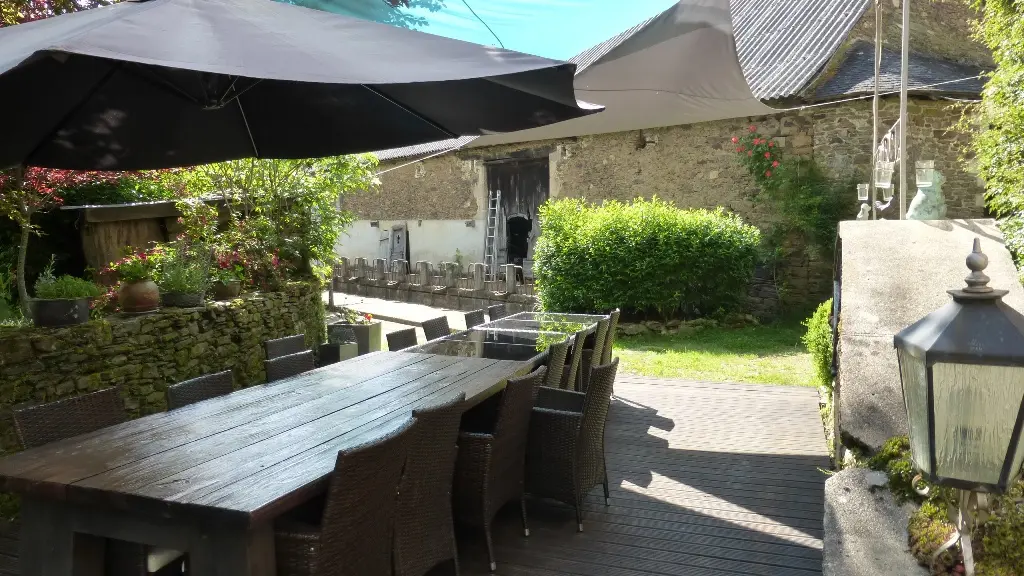 Gîte 12p Le Chazal grande terrasse ombragée