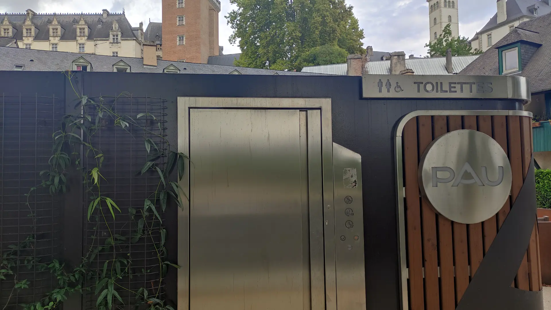 Toilettes Jardins médiévaux