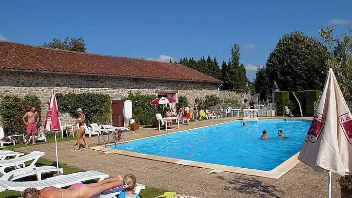 Castel Camping “Chateau de Leychoisier”_1