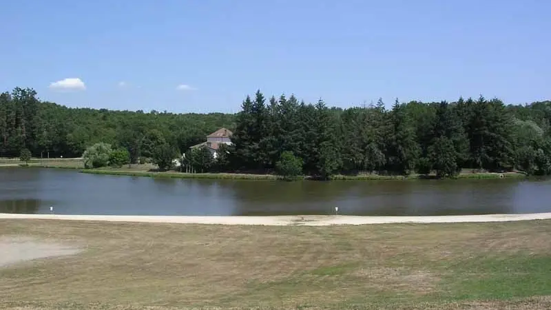 Plan d'eau de Boischenu à Rochechouart_1