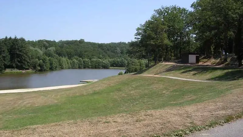 Plan d'eau de Boischenu à Rochechouart_2