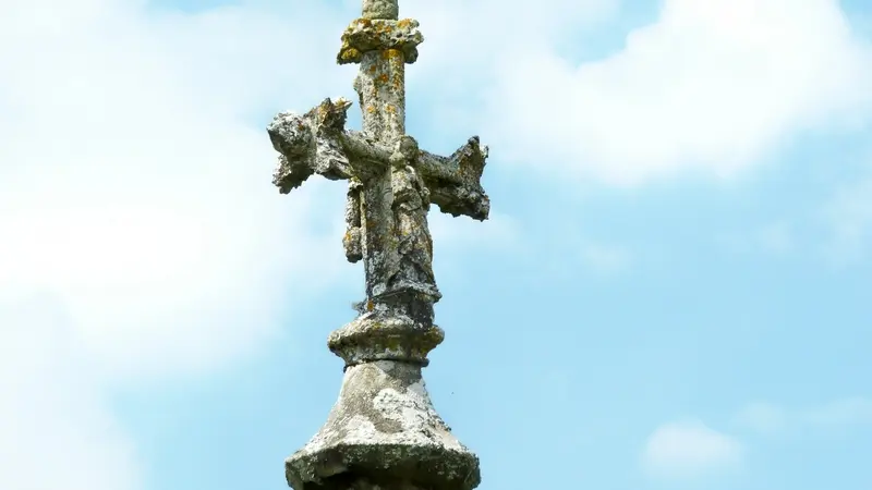 Détail calvaire Saint-Michel_2