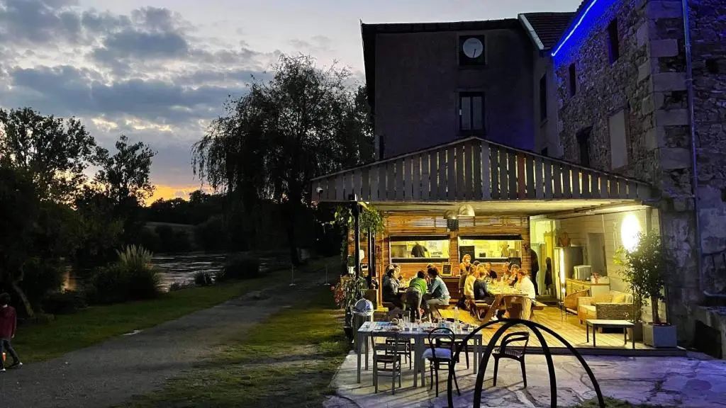 Snack & bar Moon River_2