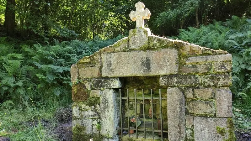 Fontaine St Martin, à Bujaleuf_1