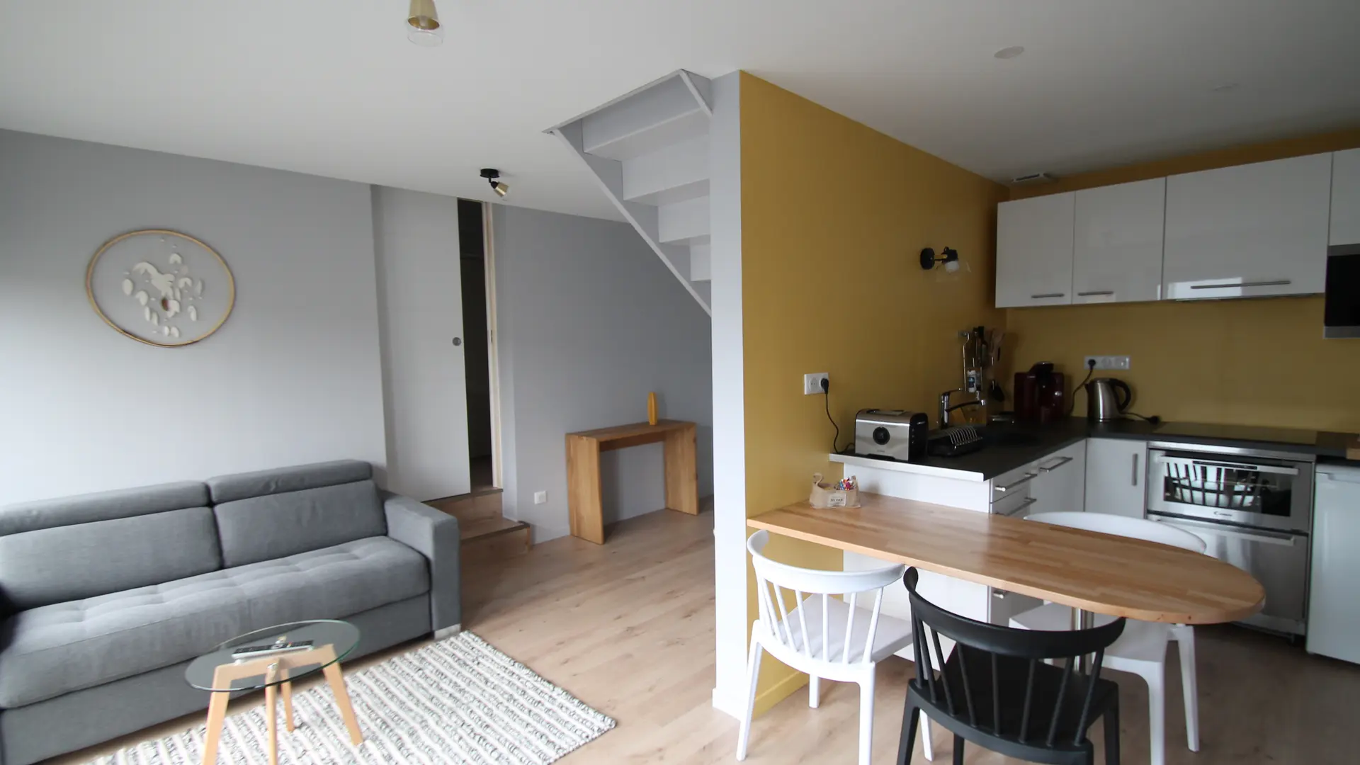 Séjour appartement jaune_3