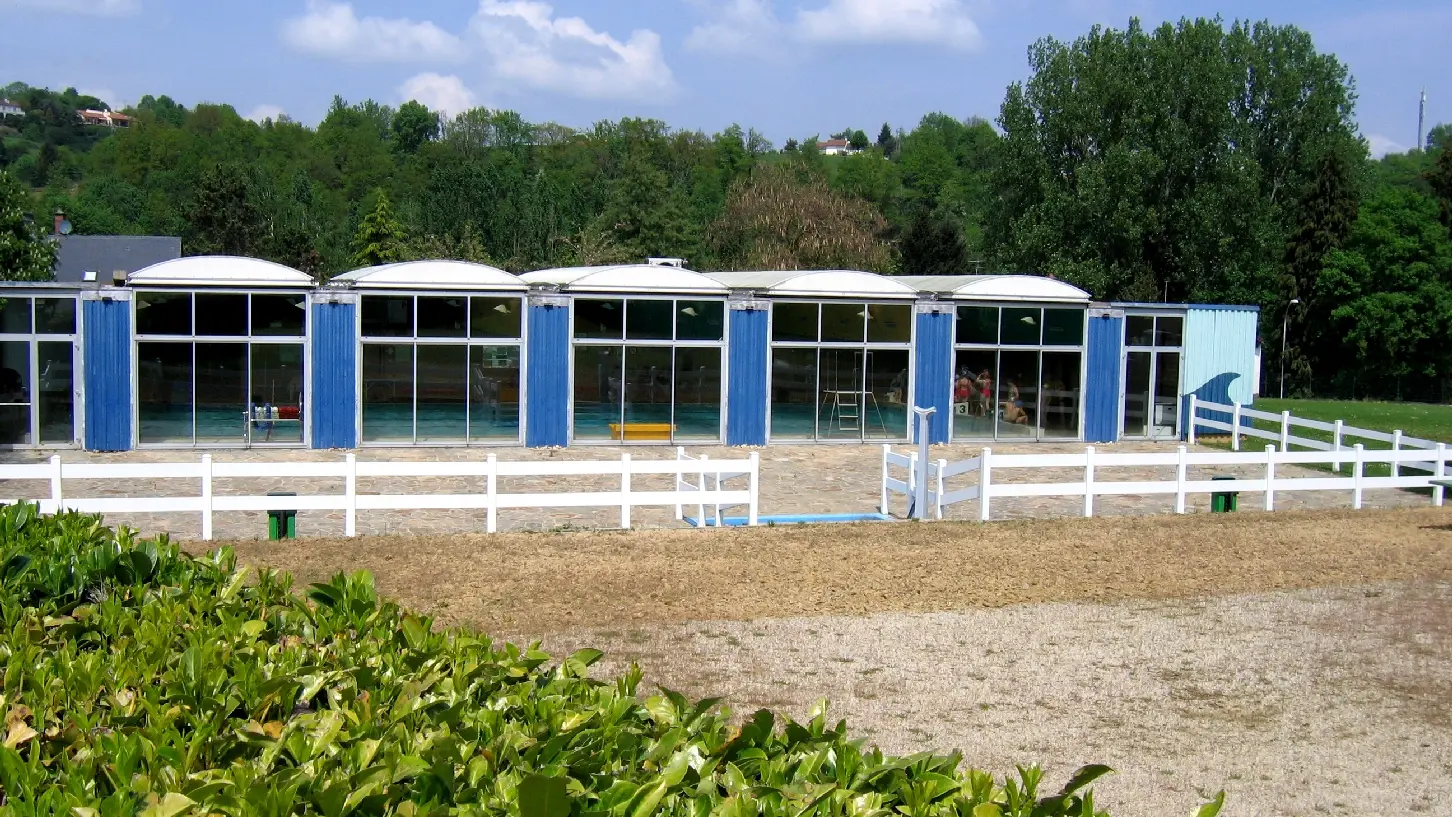 Vue sur la terrasse extérieure accessible en été._4