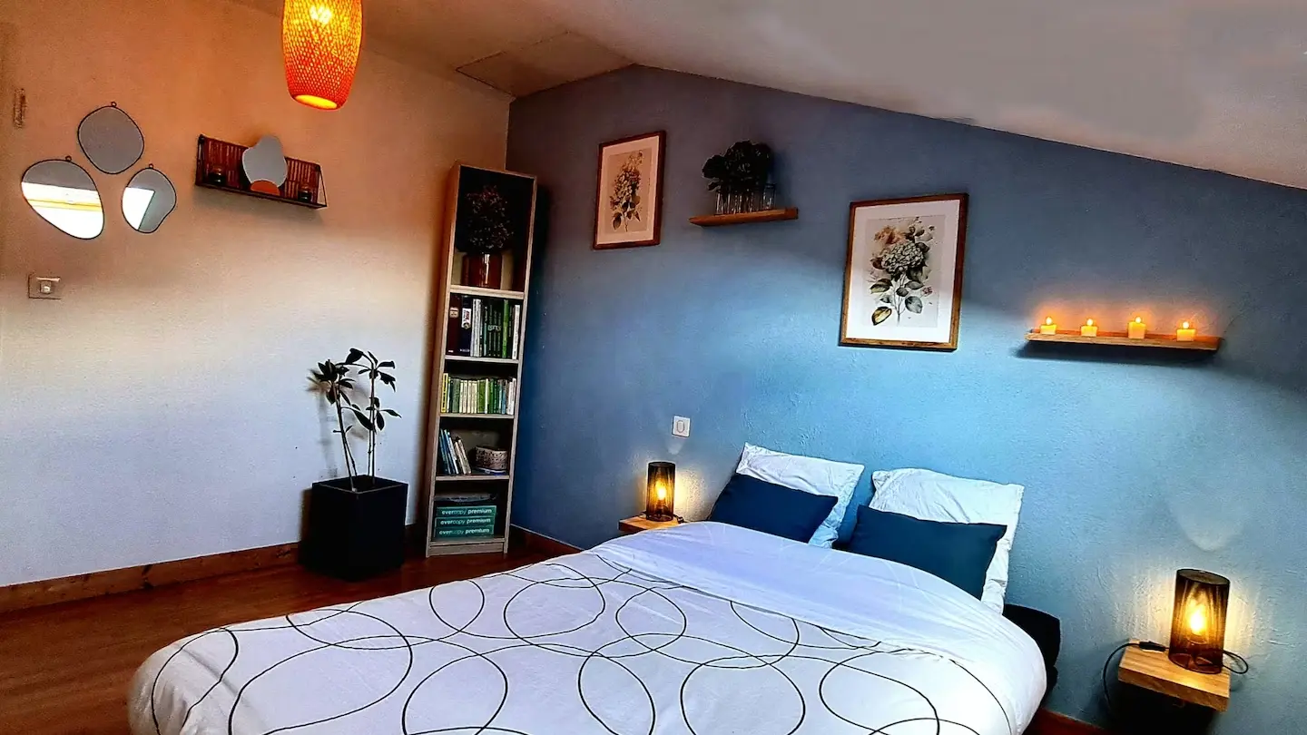 Maison Atypique Médiévale - Chambre Hortensia