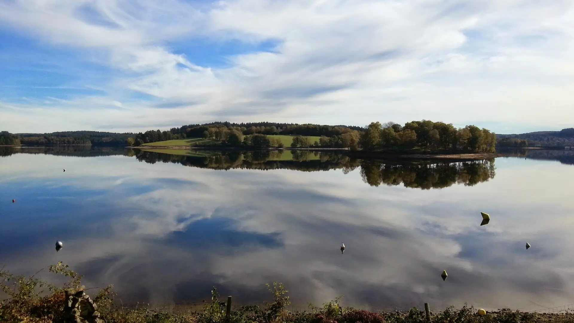 le lacc de vassivière - La caravelle de vassivière