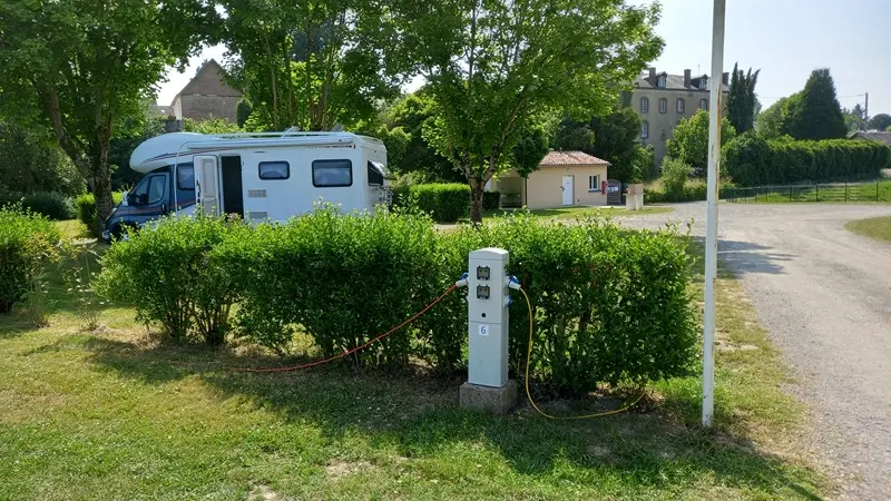 aire de camping car Le Dorat