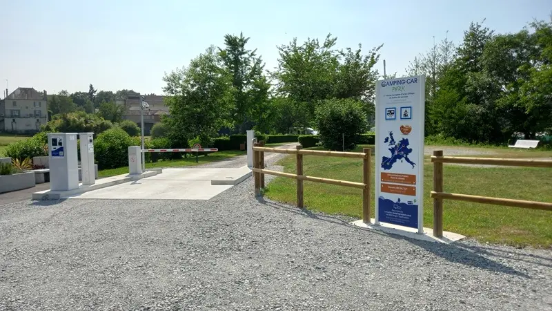 aire de camping car Le Dorat