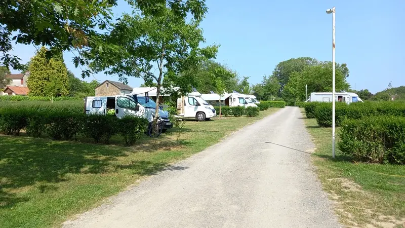 aire de camping car Le Dorat
