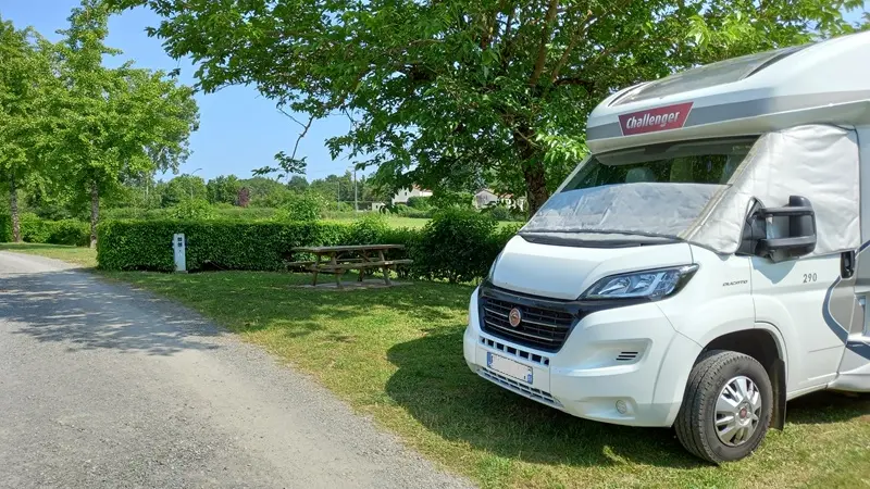 aire de camping car Le Dorat