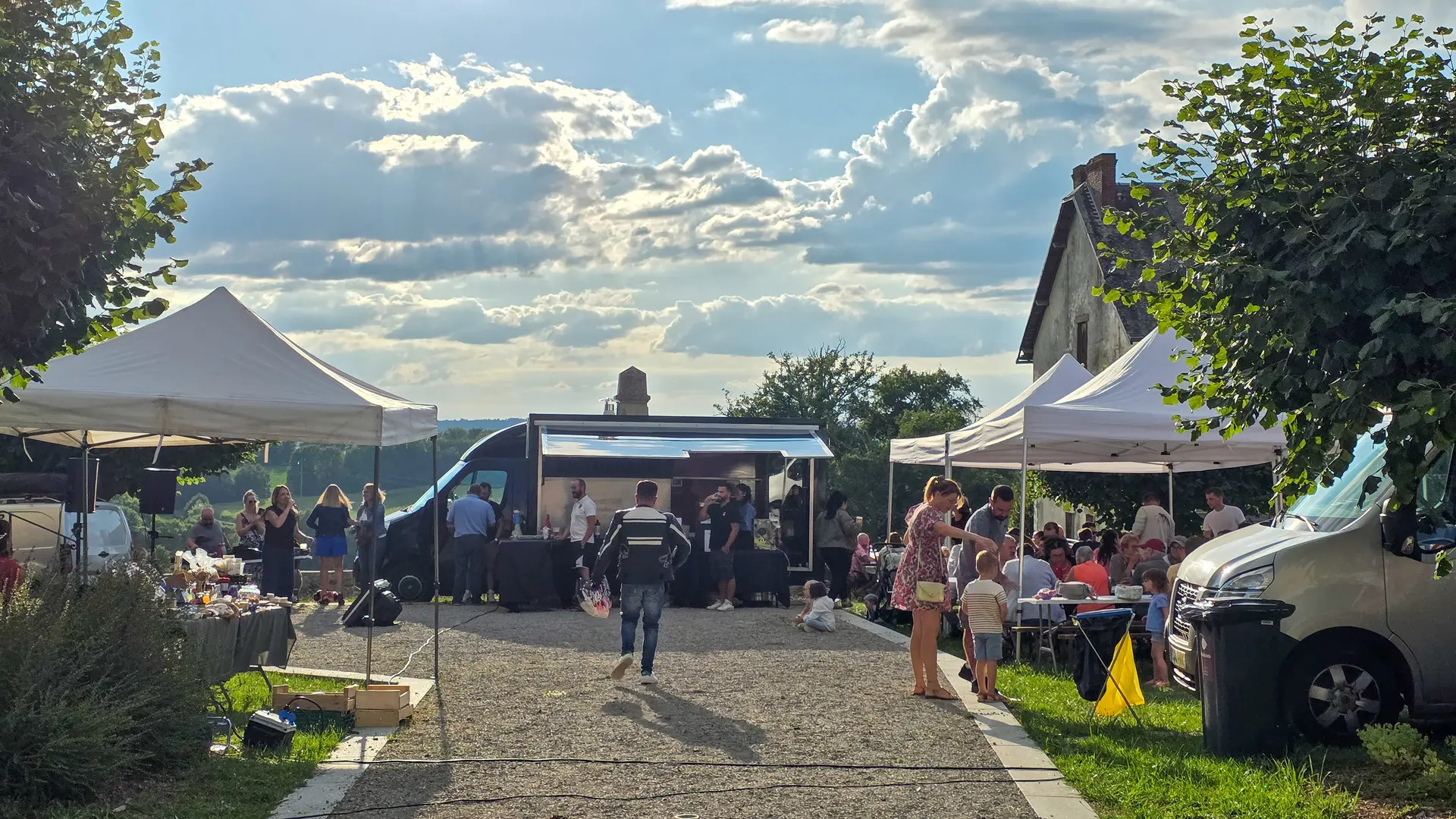 Marché festif de Beynac