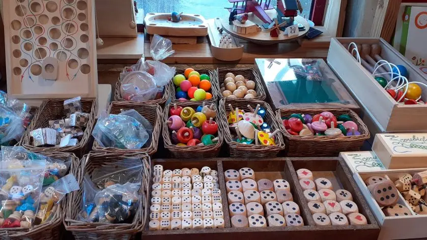 Bille de bois - boutique jouets en bois ancien couleurs enfants