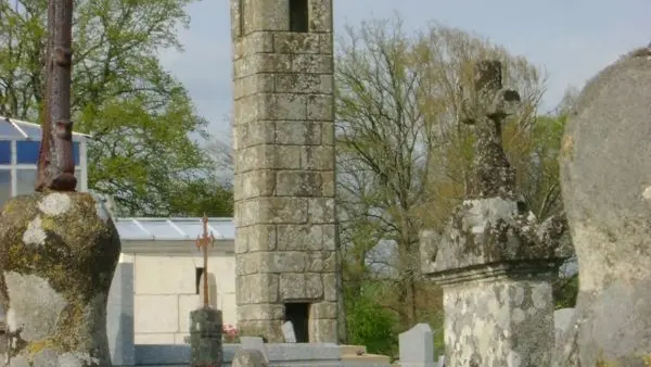 Lanterne des morts Saint-Amand-Magnazeix