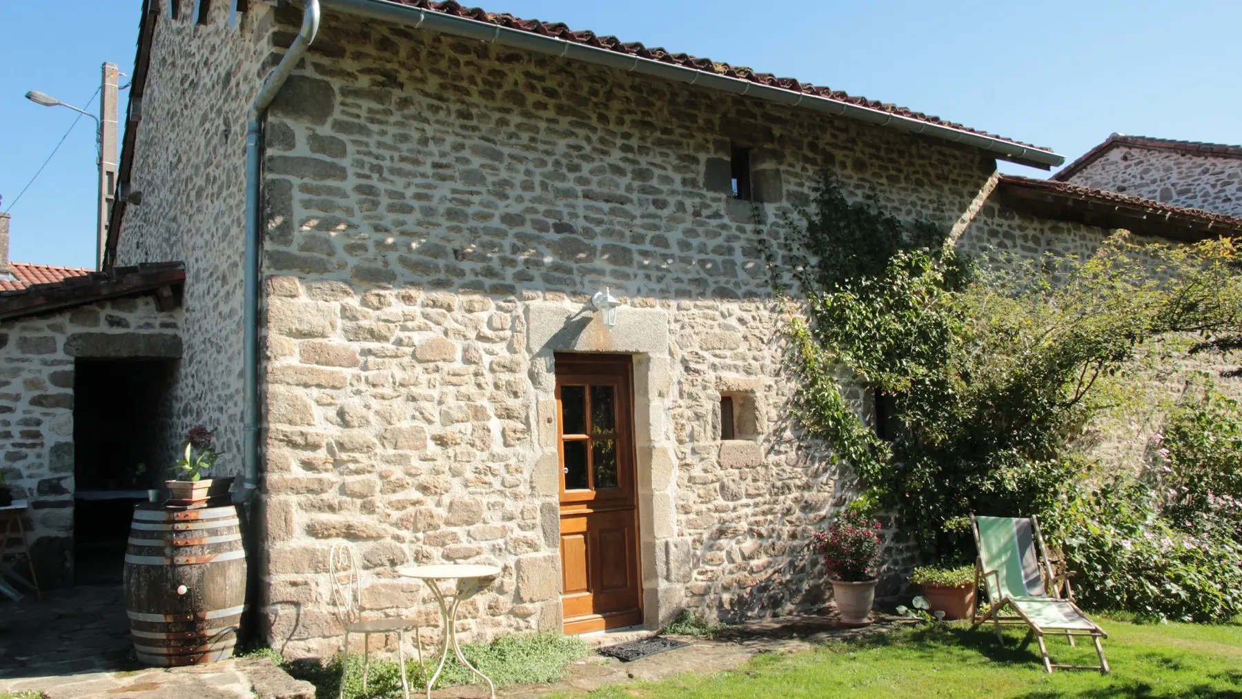 maison vue du jardin_9