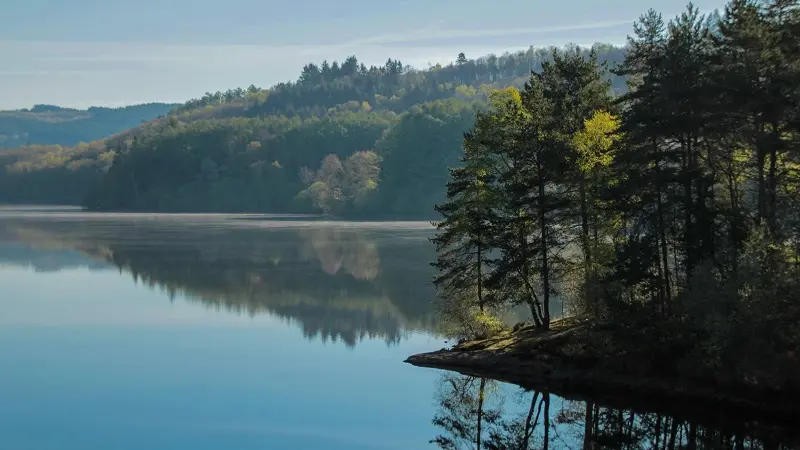Vue sur le lac de saint pardoux_2