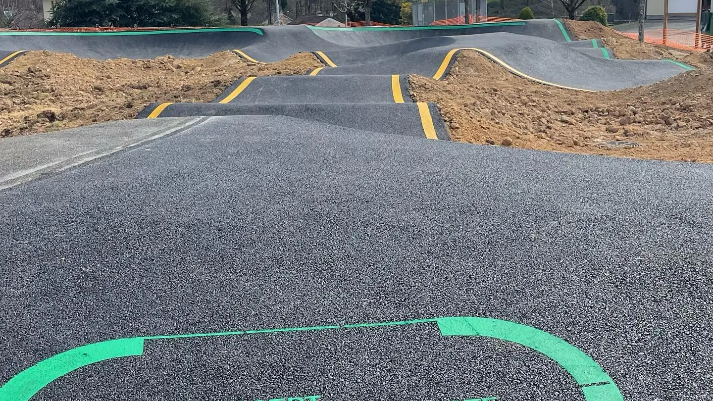 Piste pumptrack goudronnée en Limousin