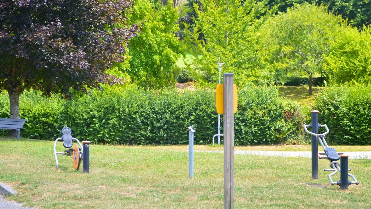aire-de-jeux-pour-enfants-chalus
