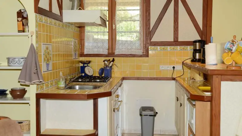 3-Gite-Tournesol-La-sauvageonne-saint-palais-cuisine-800-600-2