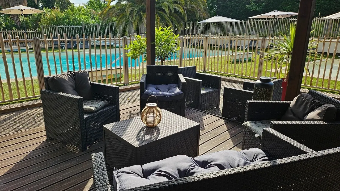 Camping City Nature - lescar - terrasse