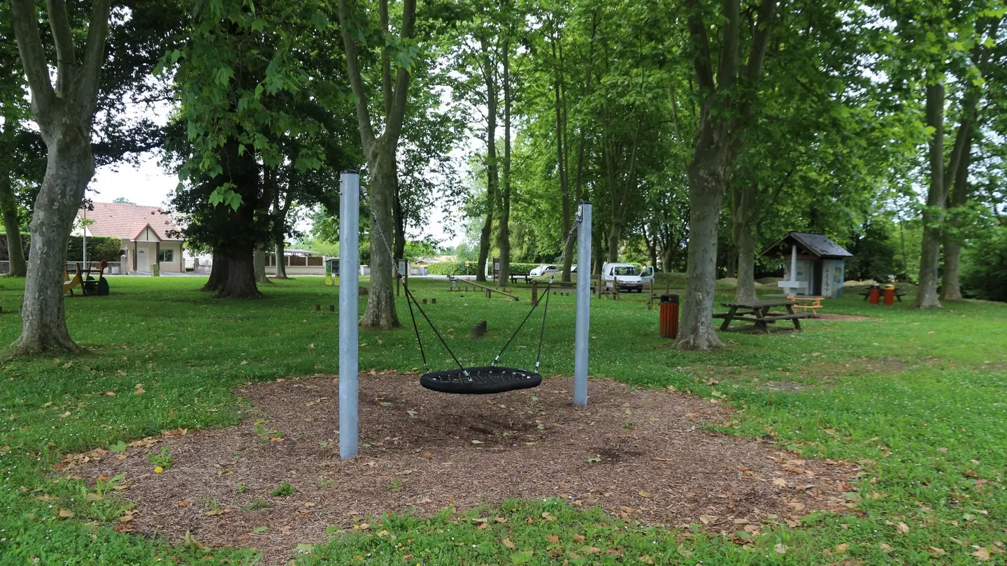 Aire de Jeux - Uzein
