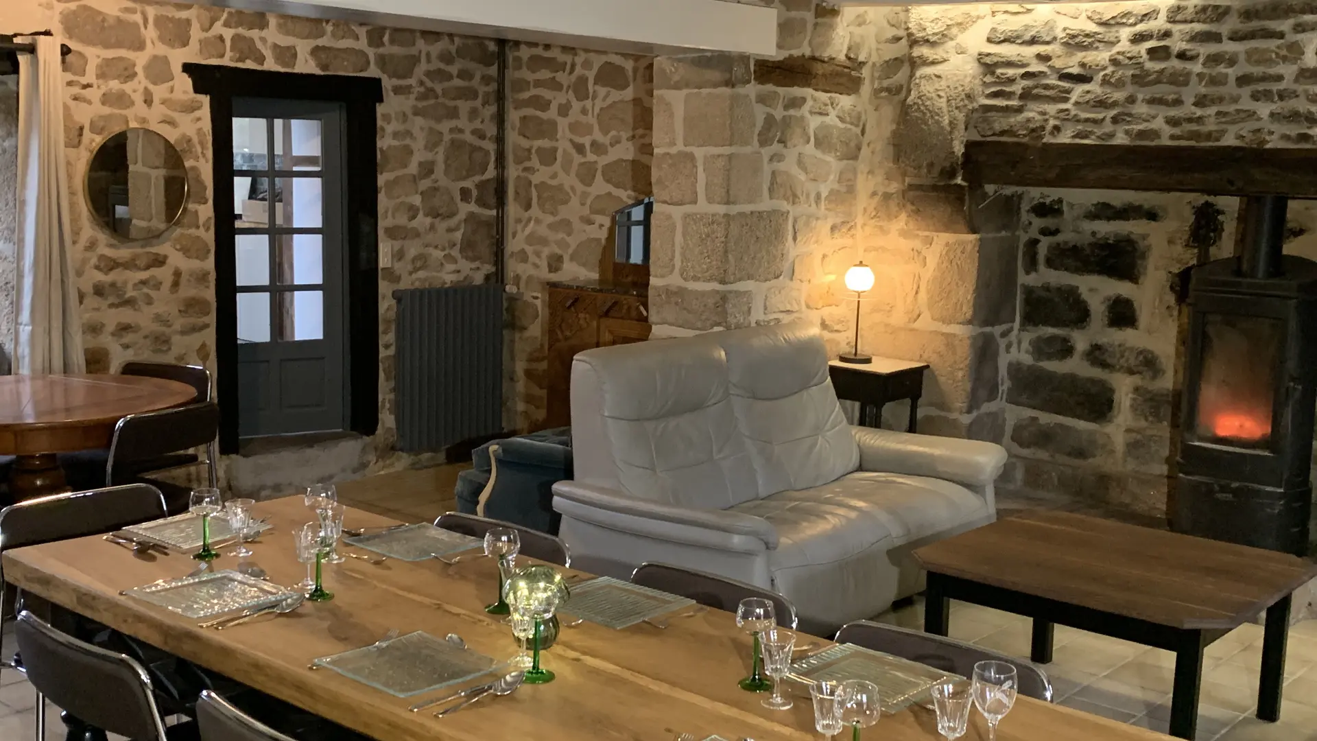 vacances-au-lac-de-saint-pardoux-salon