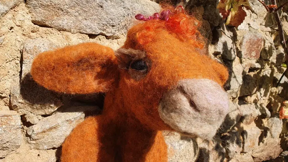 vache en laine feutrée