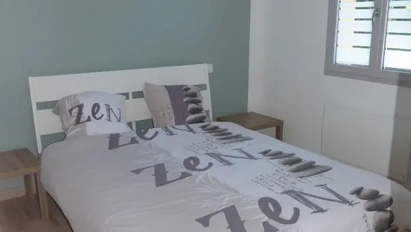 Chambre Lit 160cm -Meublé de tourisme Domaine des hameaux du lac A-droite