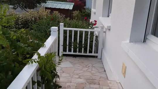 Accès devant la maison (Copier)