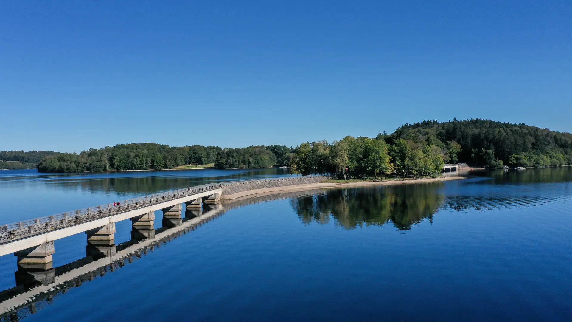Aerienne_Lac_Vassiviere