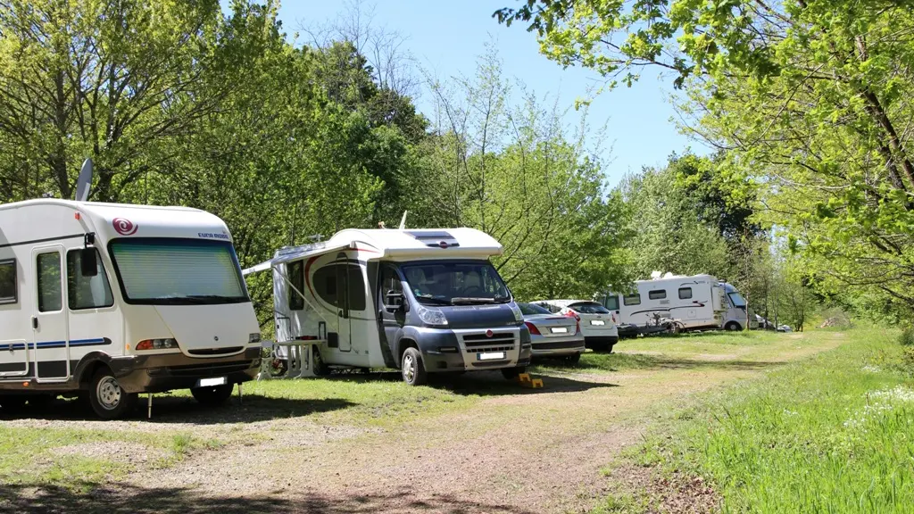 Aire naturelle camping-car Coumet ok