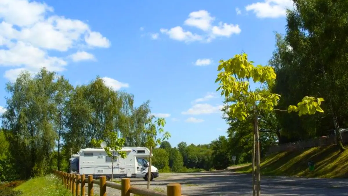 Aire de Camping-cars - Saint-Hilaire-les-Places