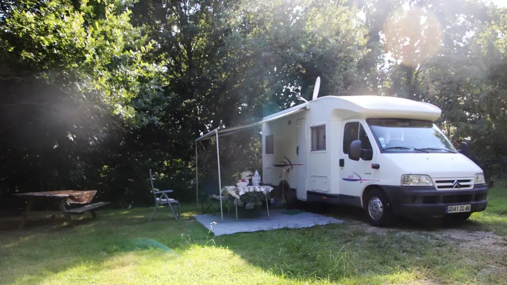 Aire de camping-car Coumet (1)