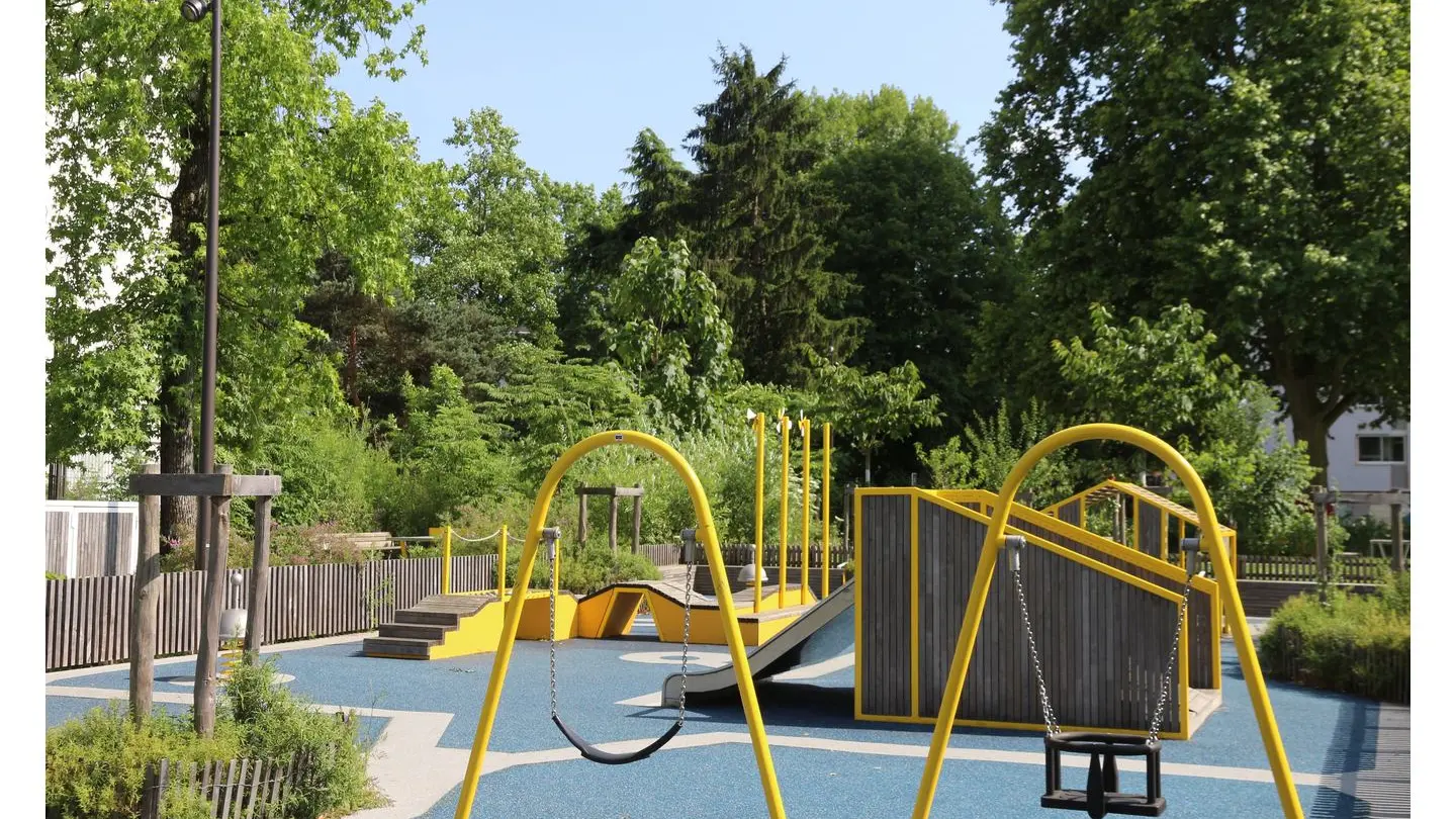 Aire de jeux Jules Verne 02 - Saragosse - Pau Pyrénées Tourisme