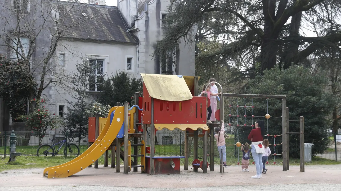 Aire de jeux Lawrance 01 - Pau Pyrénées Tourisme - PL