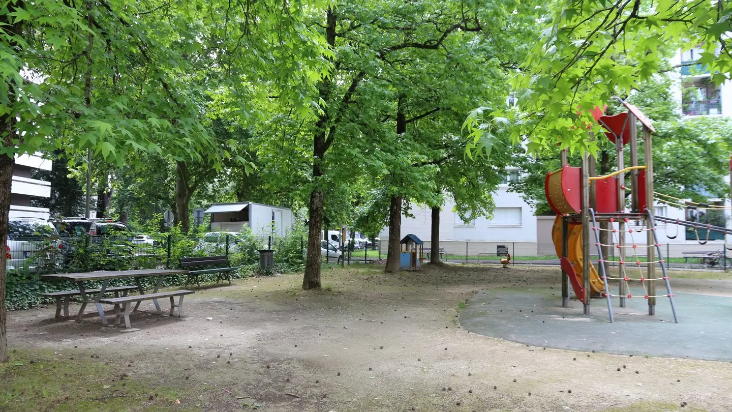 Aire de jeux Maréchal Juin 08 - Pau Pyrénées Tourisme