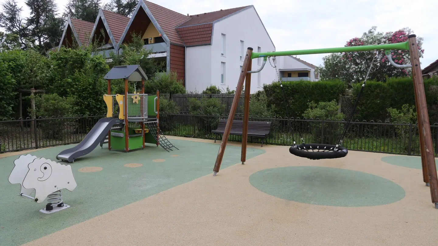 Aire de jeux Square Mazoyer 06 - Pau Pyrénées Tourisme