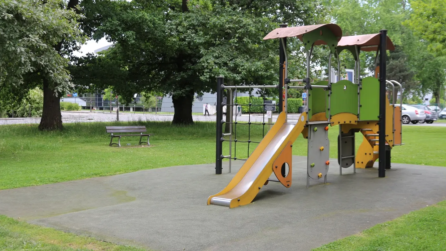 Aire de jeux avenue Philippon 03 - Pau Pyrénées Tourisme