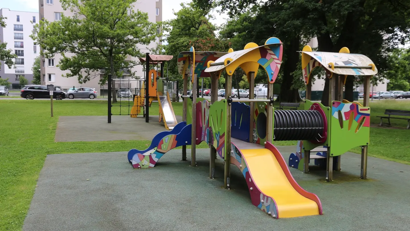 Aire de jeux avenue Philippon 04 - Pau Pyrénées Tourisme
