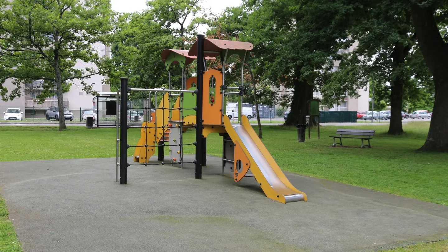 Aire de jeux avenue Philippon 05 - Pau Pyrénées Tourisme