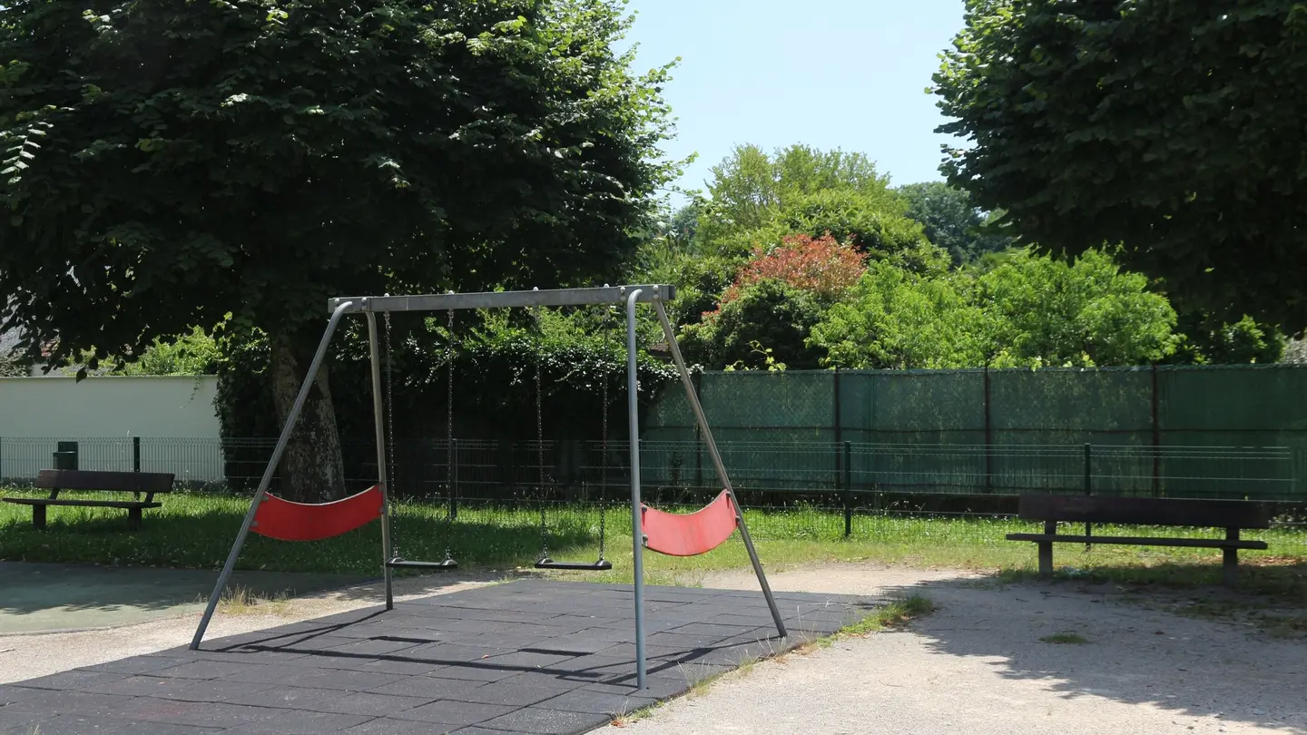 Aire de jeux avenue de la Paix Gelos - Pau Pyrénées Tourisme