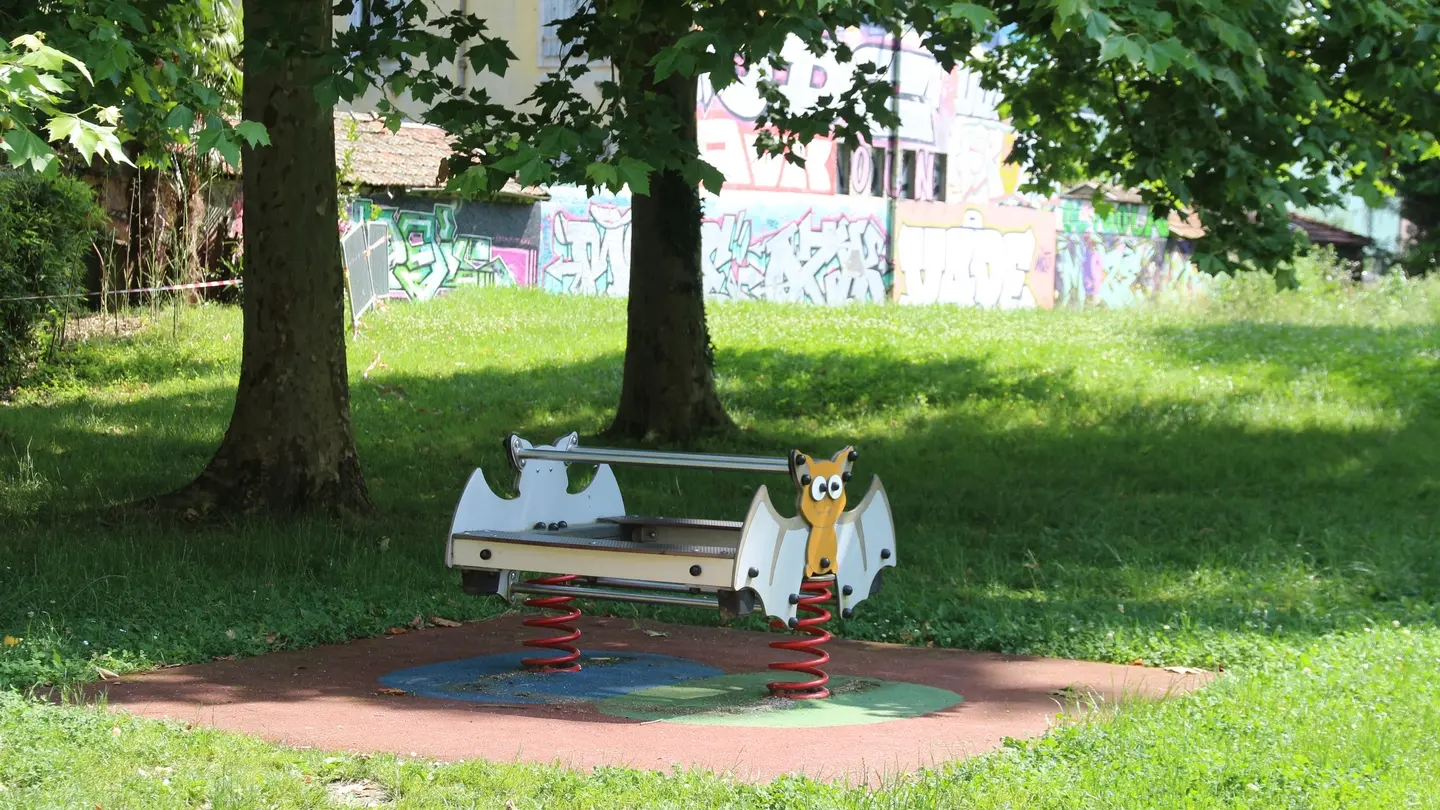 Aire de jeux de la plaine Billère 01 - Pau Pyrénées Tourisme
